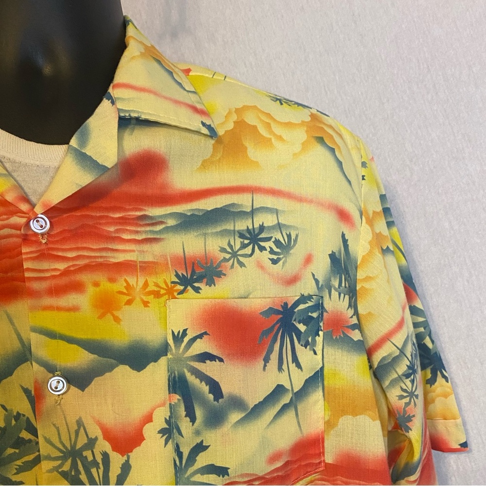 Vintage 1980s Island Fever Hawaiian Shirt. Size L - Picture 2 of 8